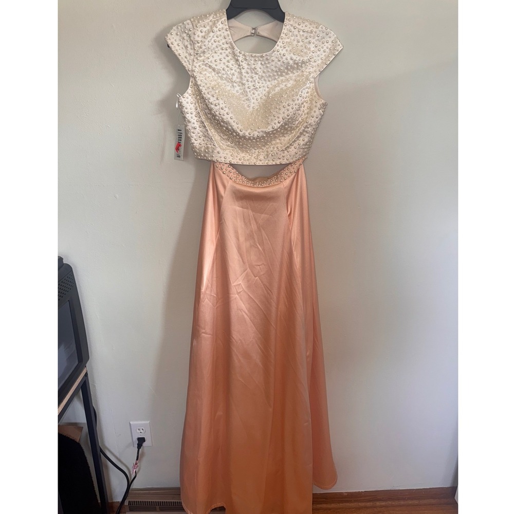 A Formal Affair 2 Piece Pearl Embellished Prom Gown Peach Pink Satin Size xs